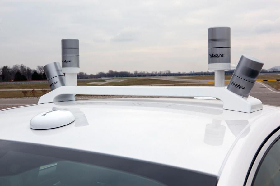  Ford Fusion Hybrid Automated Research Vehicle 2014 года  (фото 5 из 7)